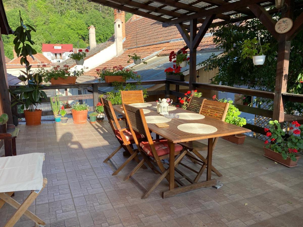 Victoria Gasthaus Rasnov - Charming Vacation House In Rasnov Exterior photo
